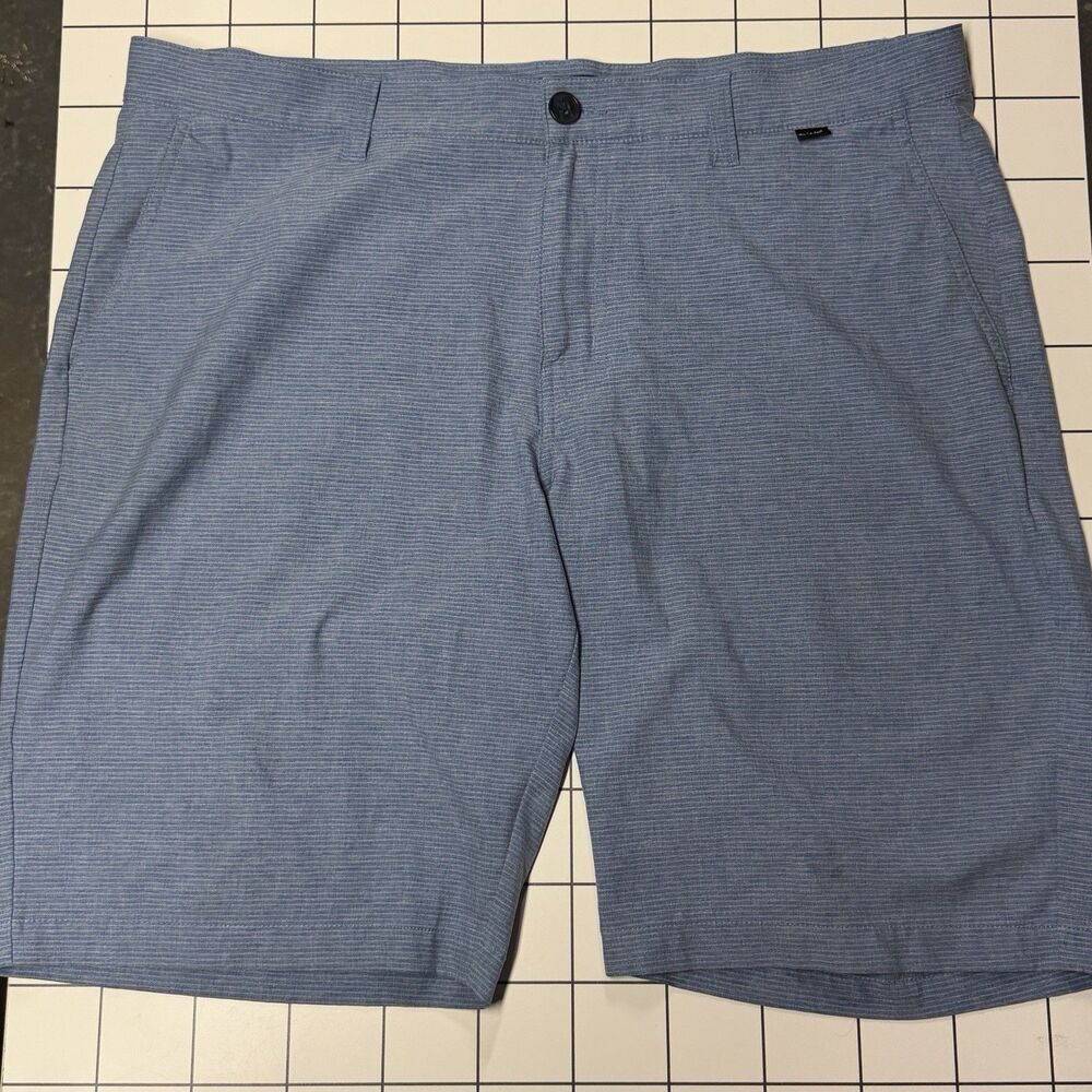 TravisMathew Men's 38 Golf Shorts Light Blue Heathered Stripe Stretch Flat Front